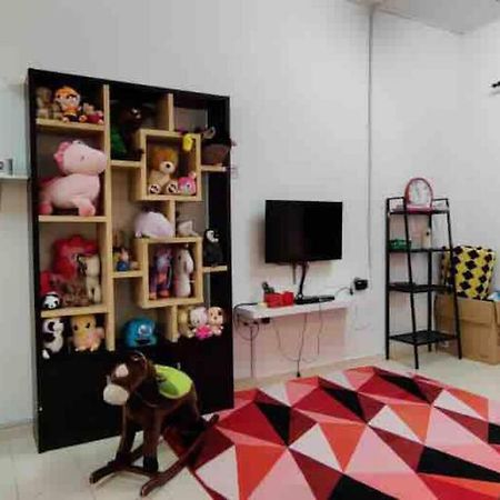 Homestay Delisha Parit Raja Uthm Exterior photo