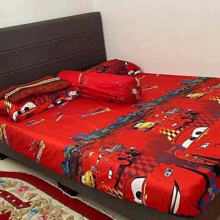 Homestay Delisha Parit Raja Uthm Exterior photo