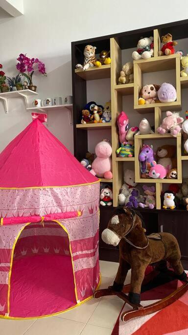 Homestay Delisha Parit Raja Uthm Exterior photo