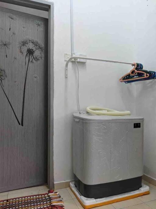 Homestay Delisha Parit Raja Uthm Exterior photo